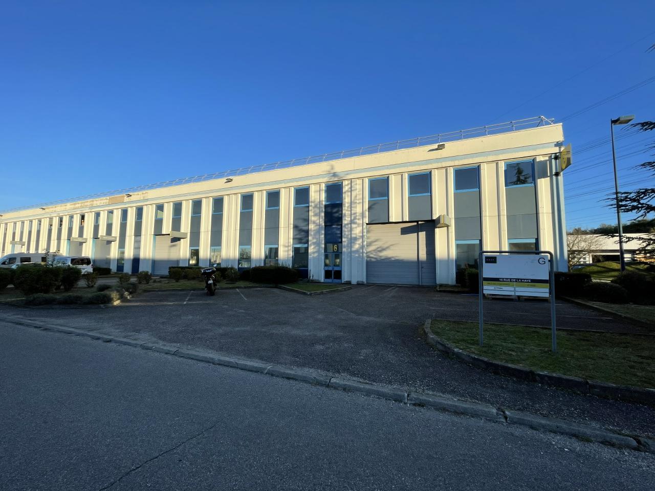 Local d'activité Saint-Quentin-Fallavier 3910m² Vente local d'activité Saint-Quentin-Fallavier Isère OVACT2311149 1